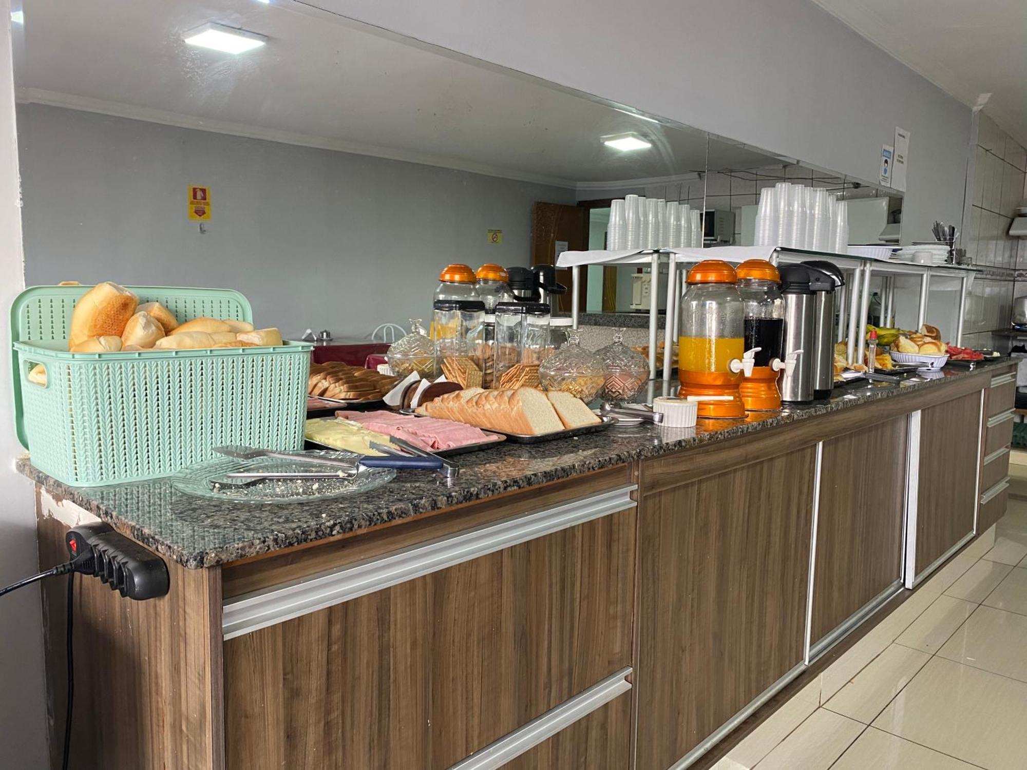 Nasser Hotel Aeroporto Нуклеу-Бандейранте Екстер'єр фото